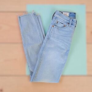 GAP Light Blue Cigarette‎ High Rise Straight Leg Women Jeans